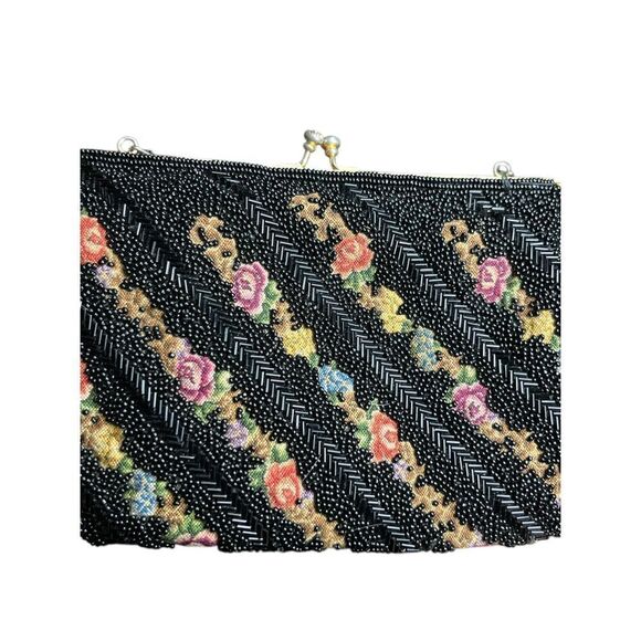 Vintage Beaded Handbag Black Beads Over Tapestry Kiss‎ Lock Clasp Single Handle - Picture 4 of 10